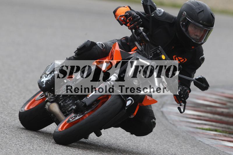 Archiv-2025/10 23.04.2025 Cornu Master School ADR/rot-rouge/20